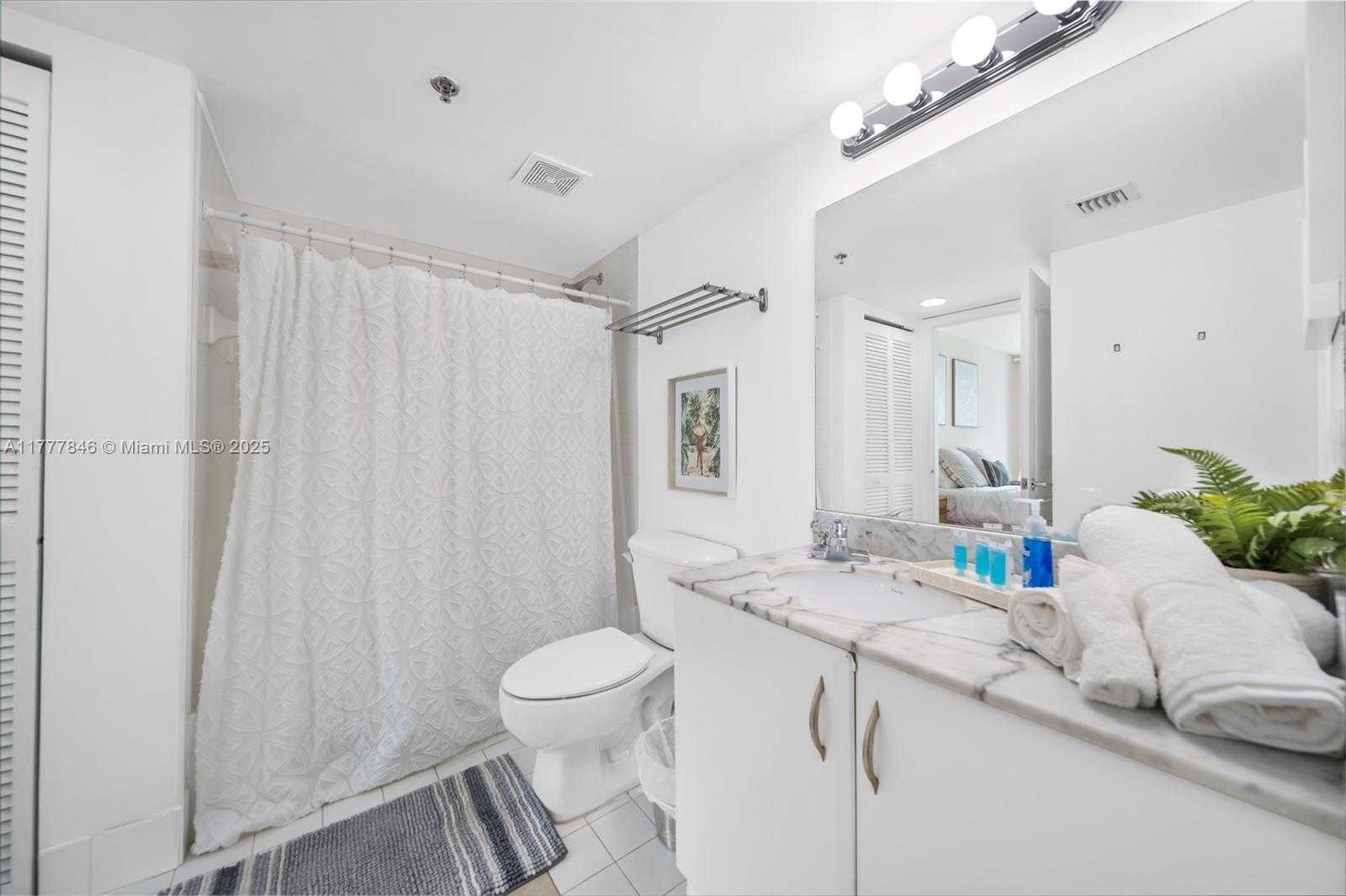 Small Image of 1200 BRICKELL BAY DR #2515, Miami Number 24