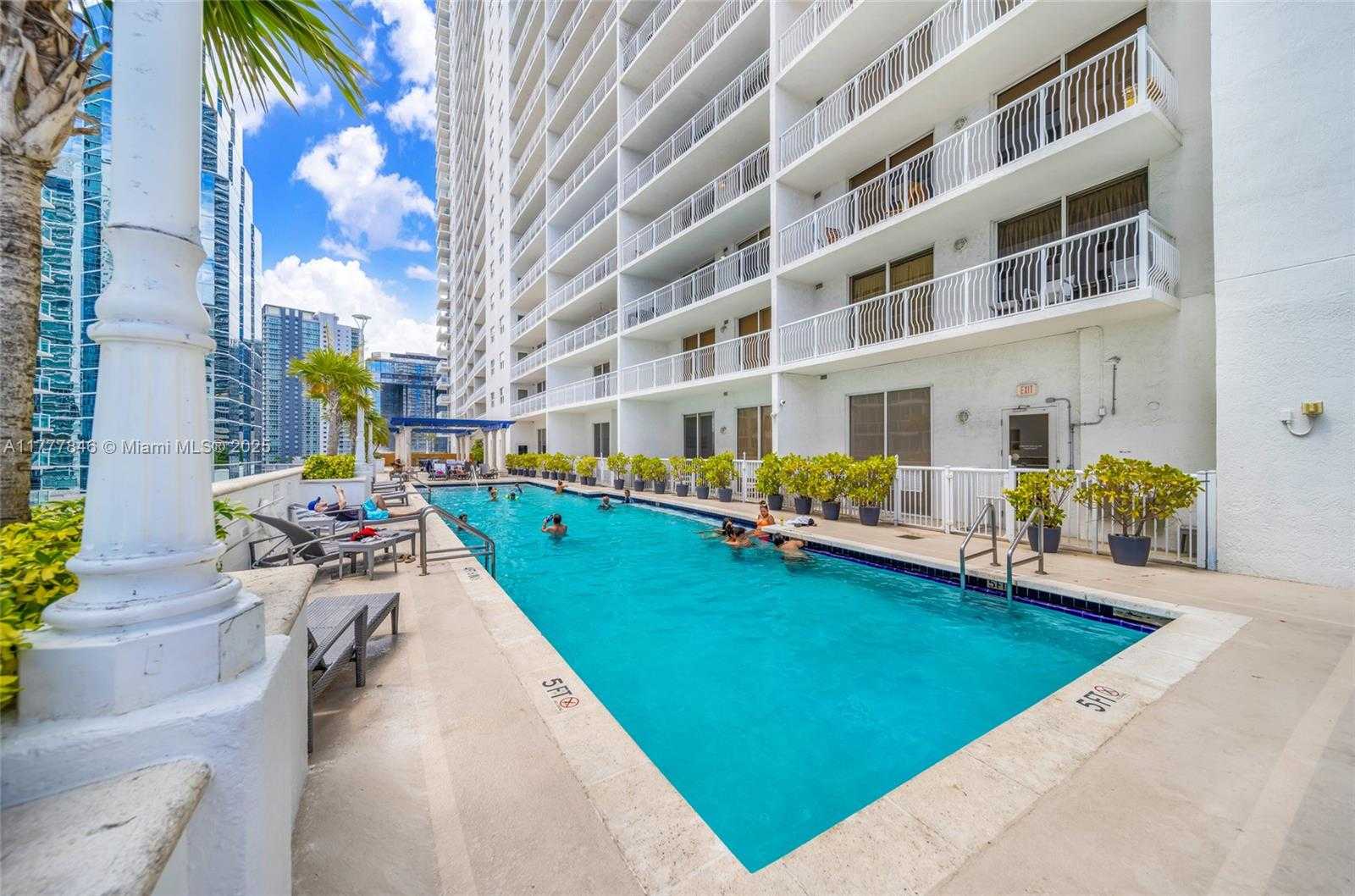 Small Image of 1200 BRICKELL BAY DR #2515, Miami Number 30
