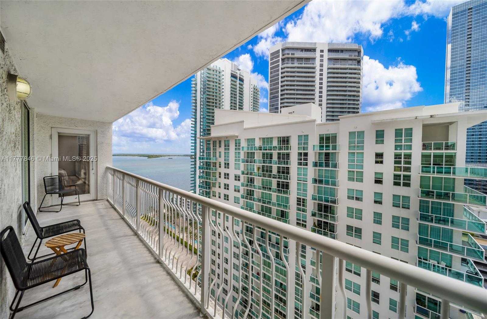Small Image of 1200 BRICKELL BAY DR #2515, Miami Number 4