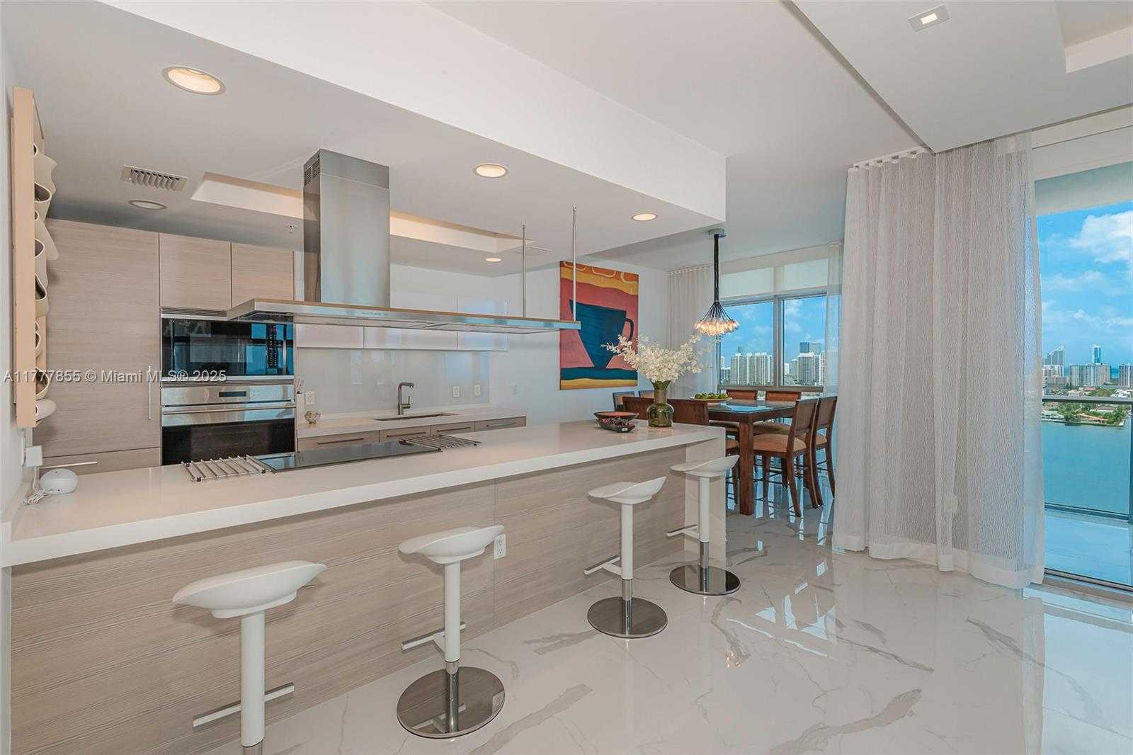 Small Image of 17301 BISCAYNE BLVD #2209, North Miami Beach Number 17