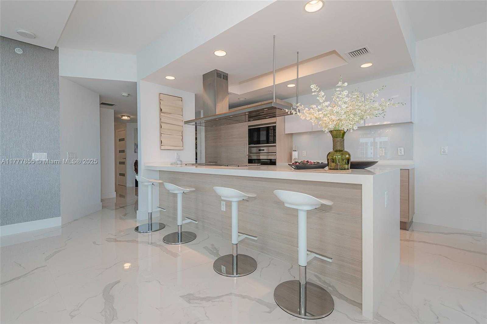 Small Image of 17301 BISCAYNE BLVD #2209, North Miami Beach Number 25