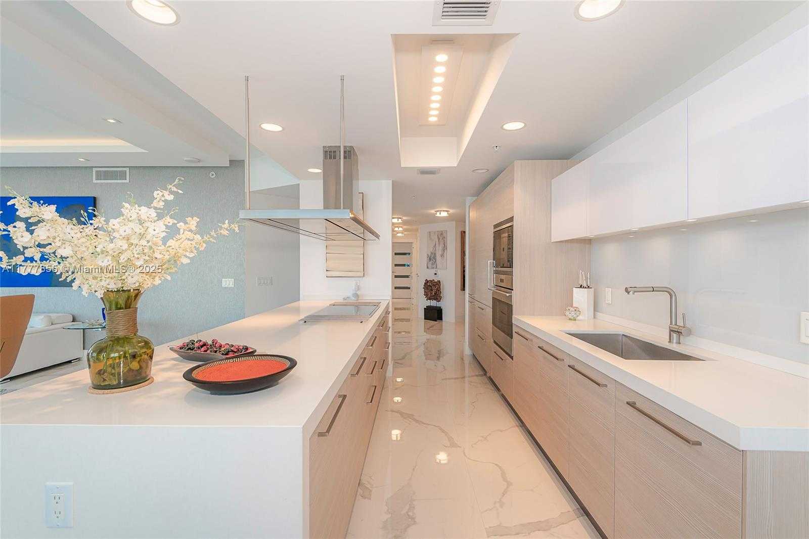 Small Image of 17301 BISCAYNE BLVD #2209, North Miami Beach Number 27