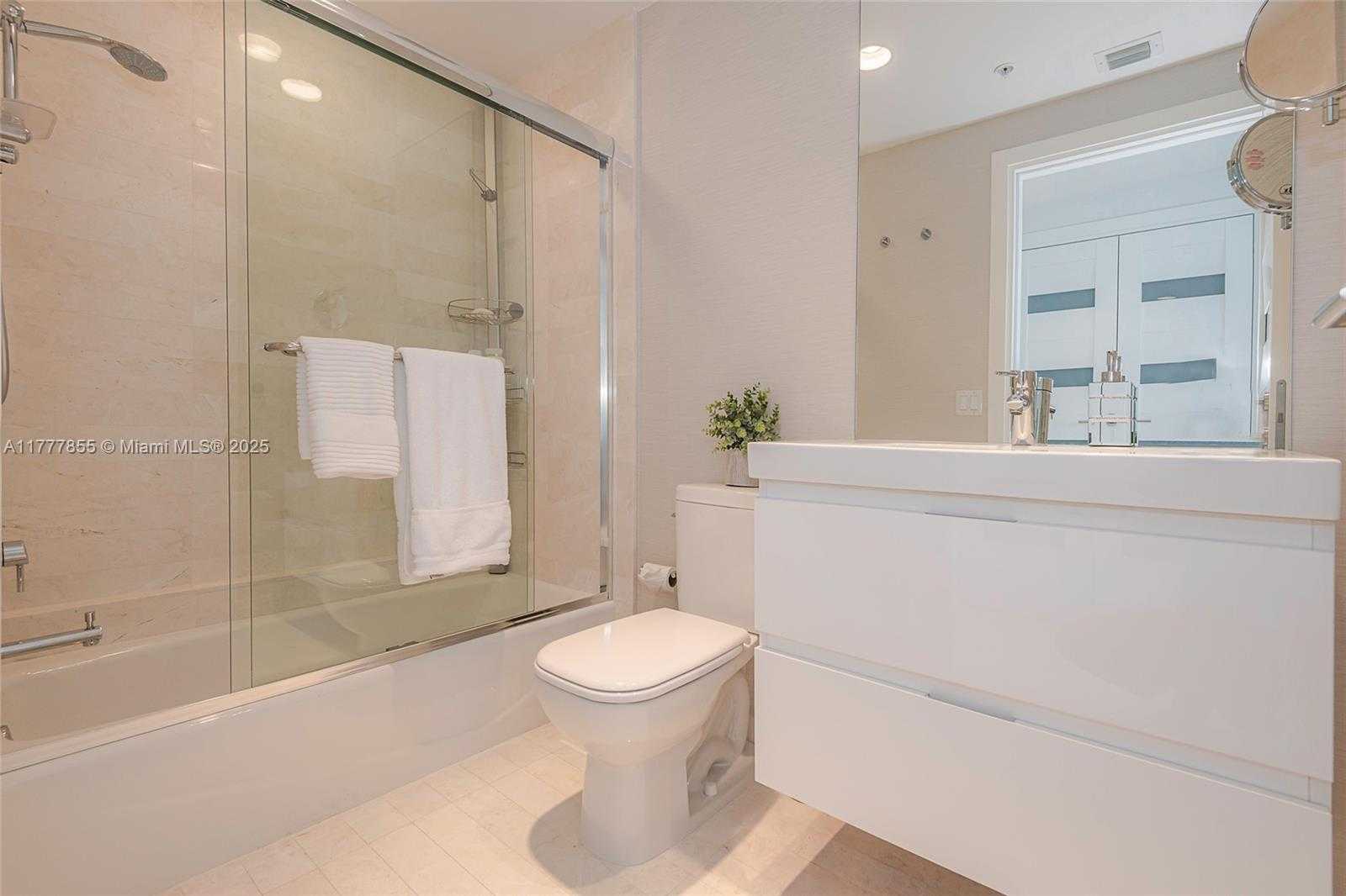 Small Image of 17301 BISCAYNE BLVD #2209, North Miami Beach Number 39