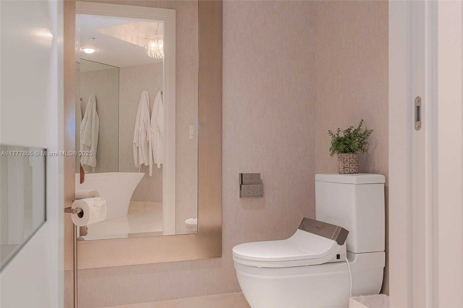 Small Image of 17301 BISCAYNE BLVD #2209, North Miami Beach Number 48