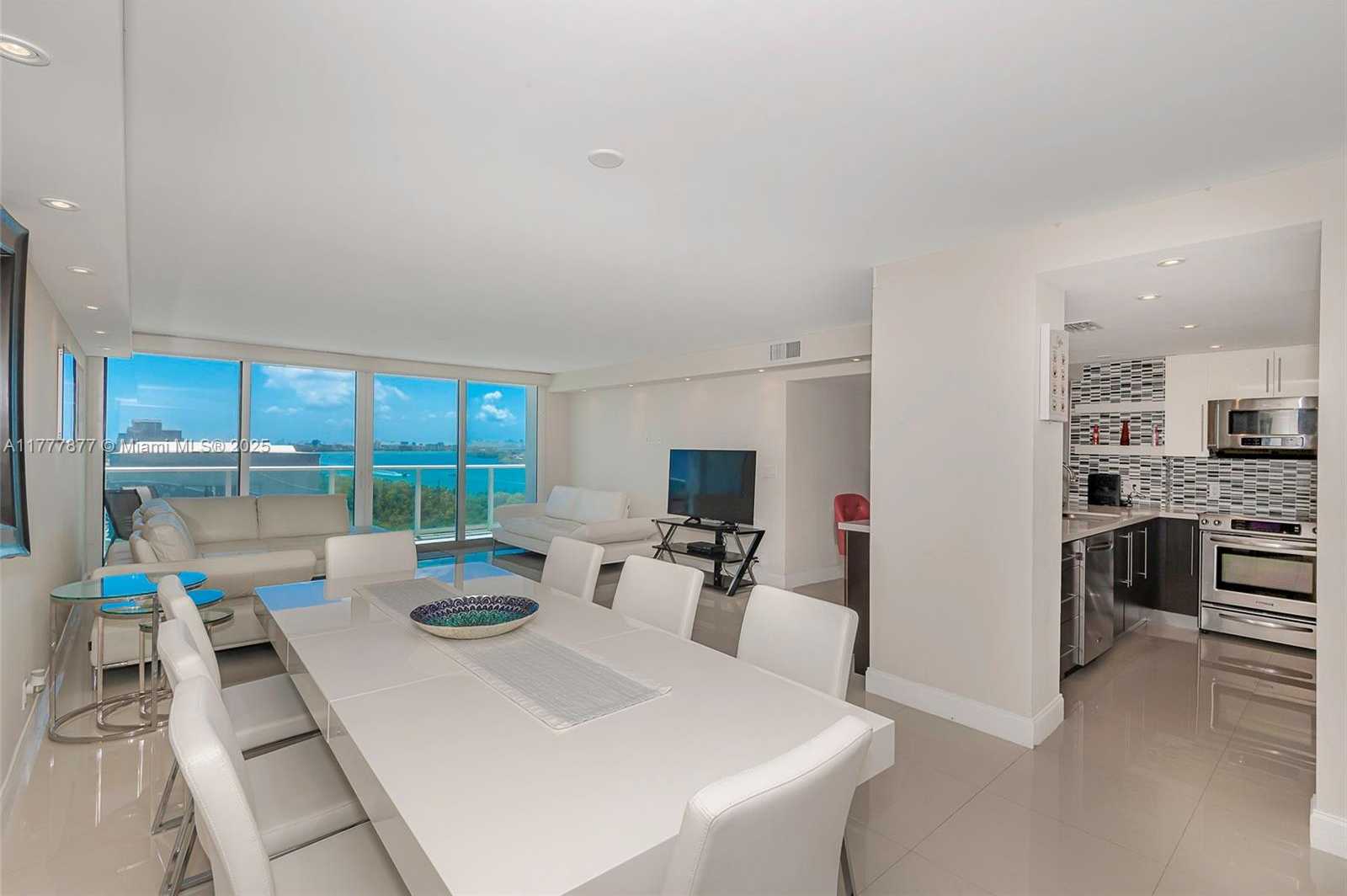 Small Image of 100 BAYVIEW DR #1026, Sunny Isles Beach Number 14