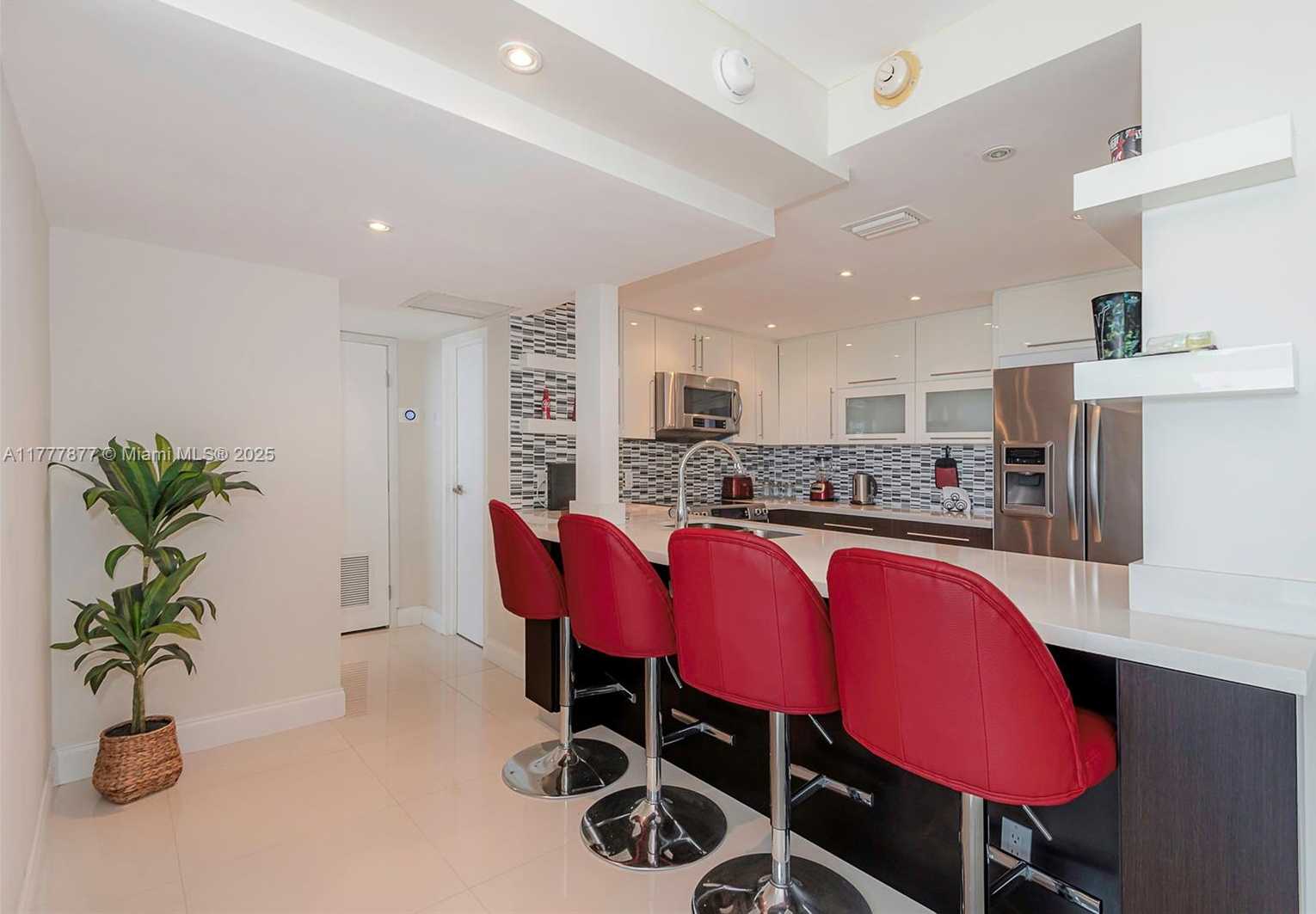 Small Image of 100 BAYVIEW DR #1026, Sunny Isles Beach Number 21