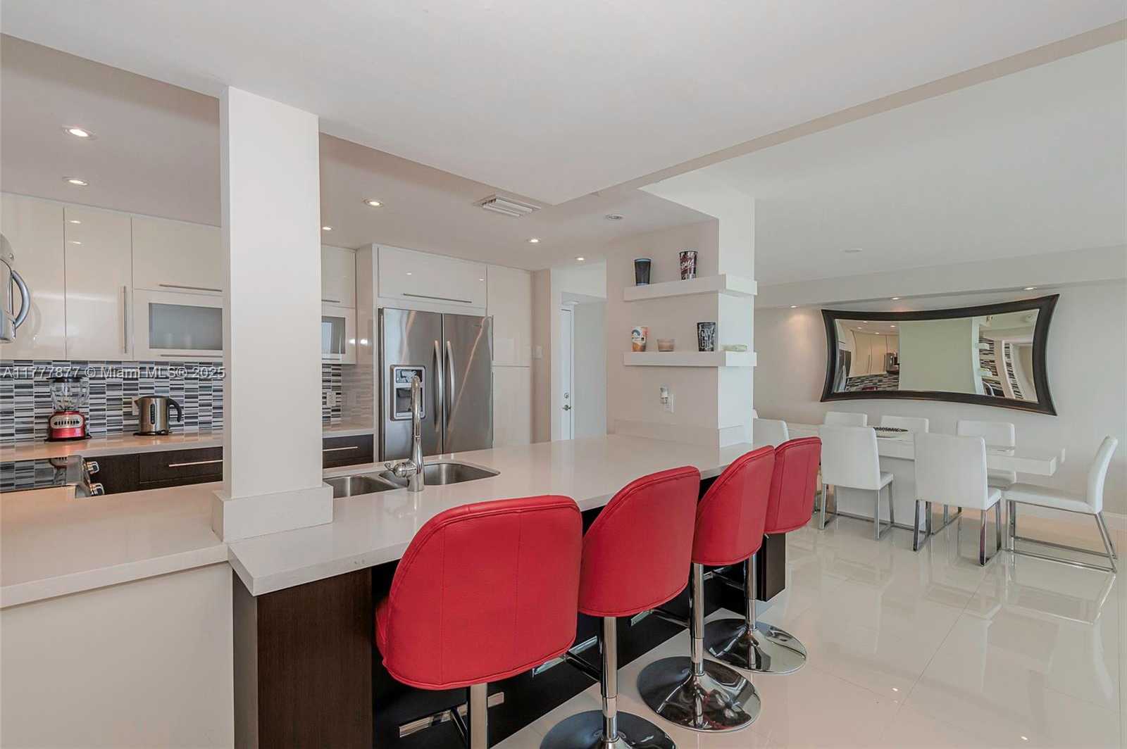 Small Image of 100 BAYVIEW DR #1026, Sunny Isles Beach Number 22