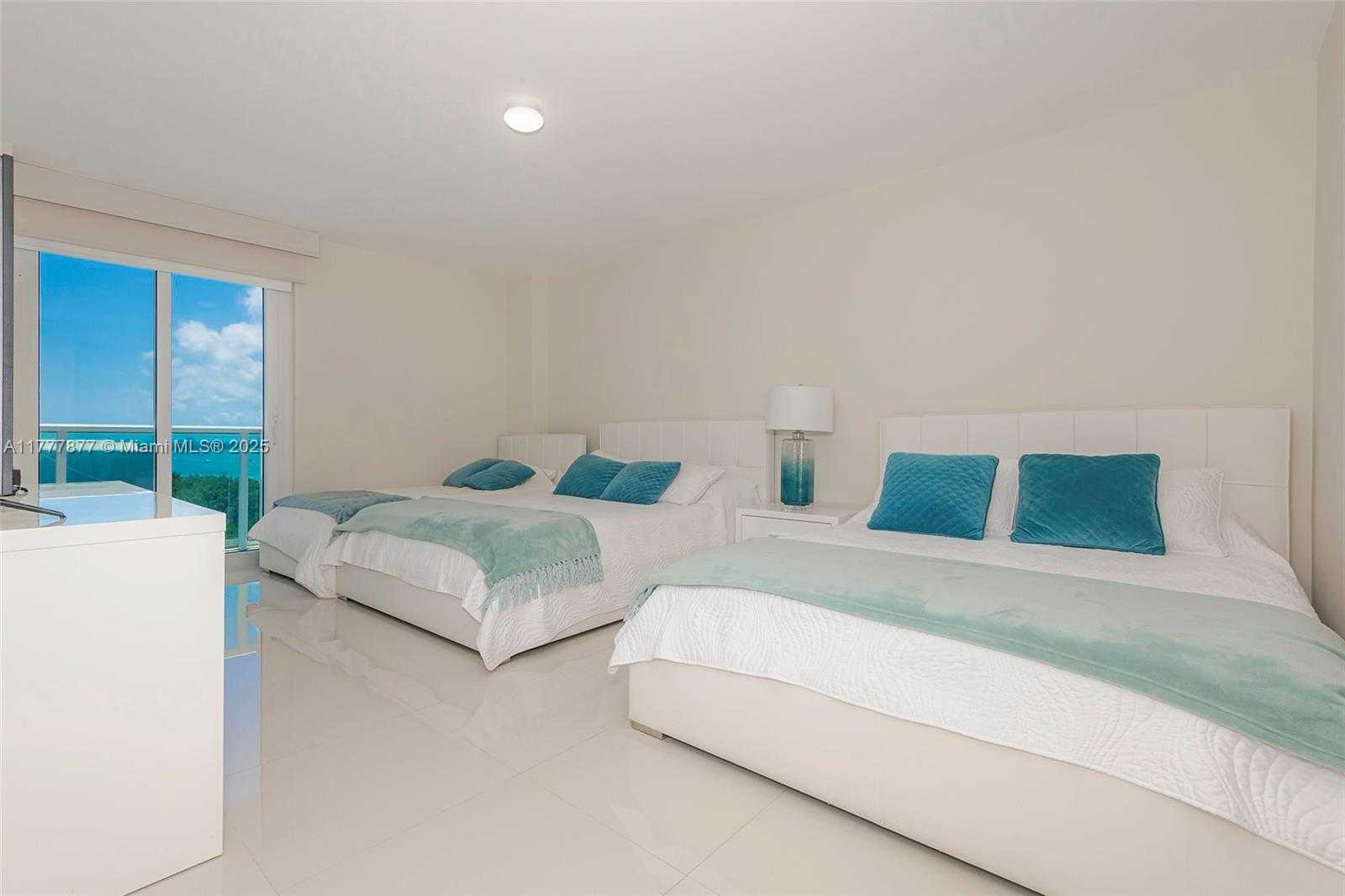 Small Image of 100 BAYVIEW DR #1026, Sunny Isles Beach Number 25