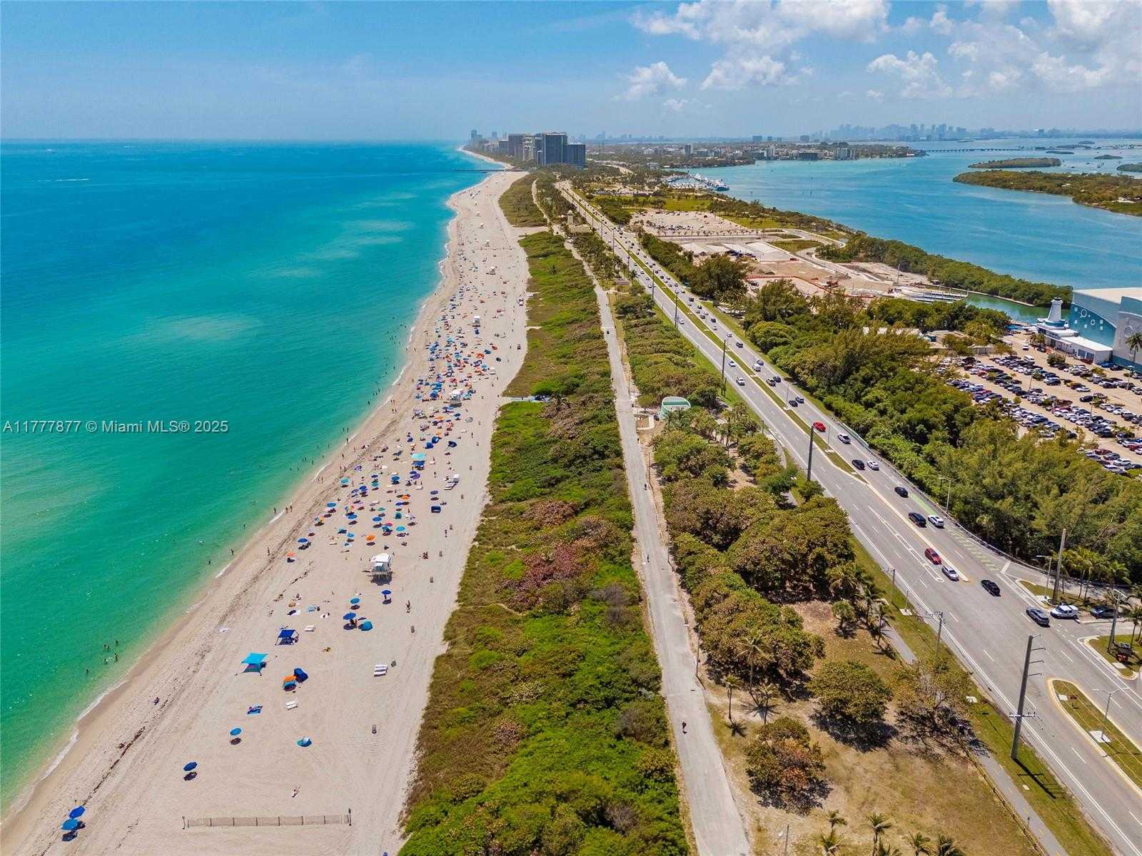 Small Image of 100 BAYVIEW DR #1026, Sunny Isles Beach Number 3