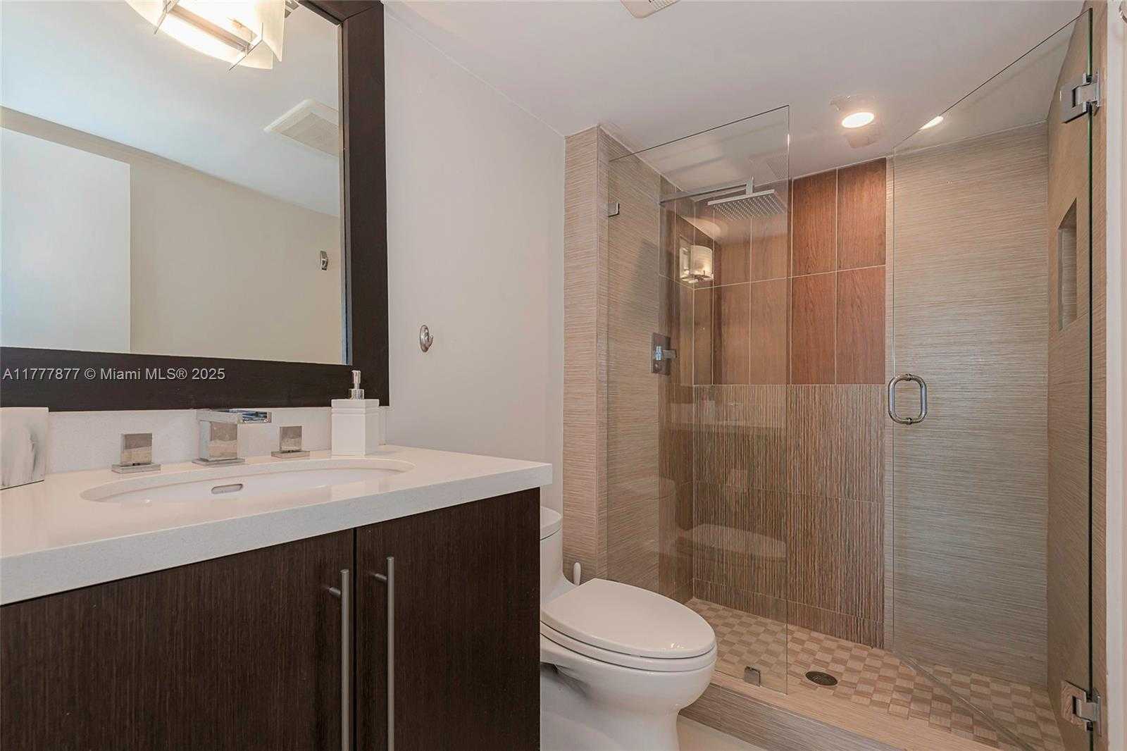 Small Image of 100 BAYVIEW DR #1026, Sunny Isles Beach Number 30