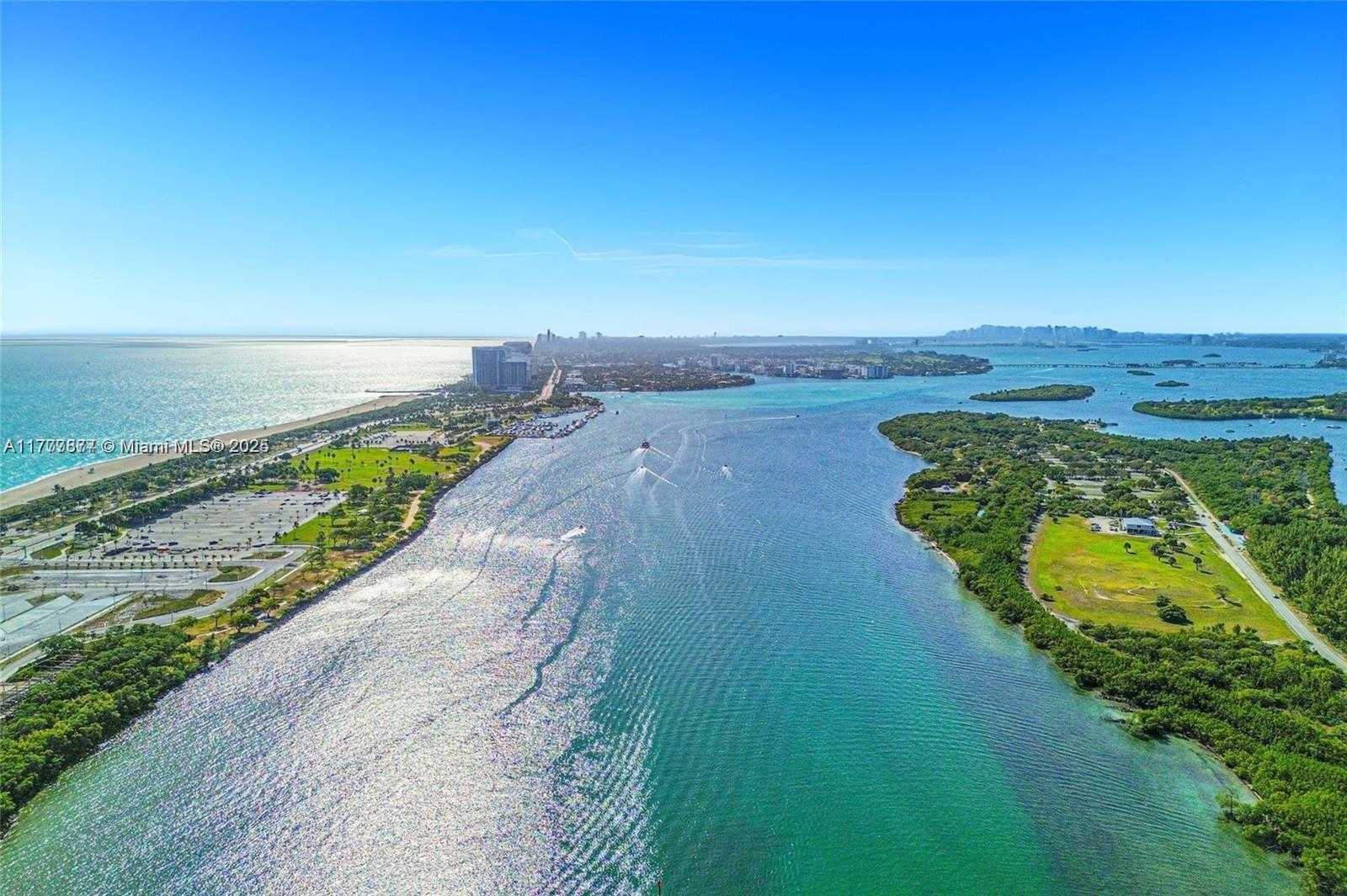 Small Image of 100 BAYVIEW DR #1026, Sunny Isles Beach Number 4