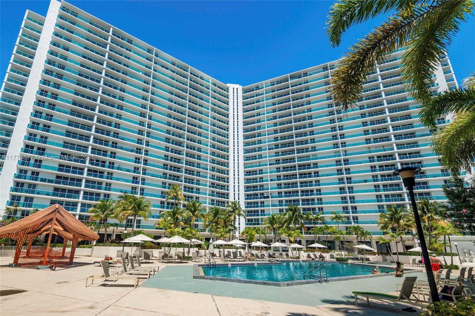 Small Image of 100 BAYVIEW DR #1026, Sunny Isles Beach Number 40