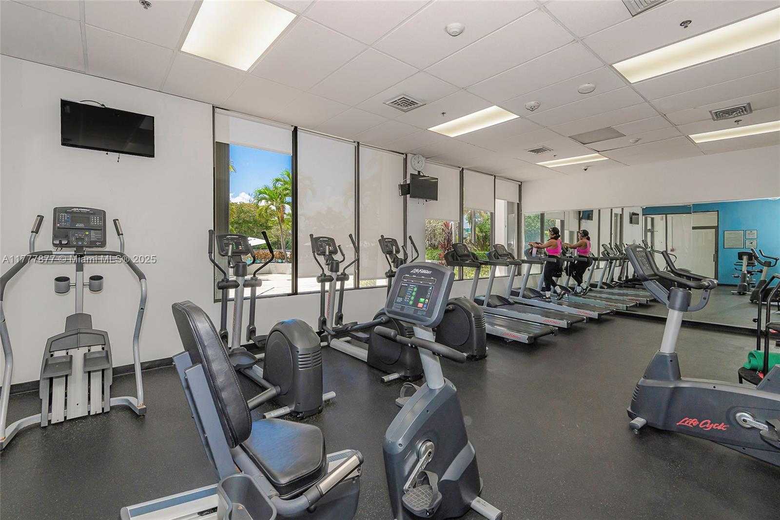 Small Image of 100 BAYVIEW DR #1026, Sunny Isles Beach Number 41