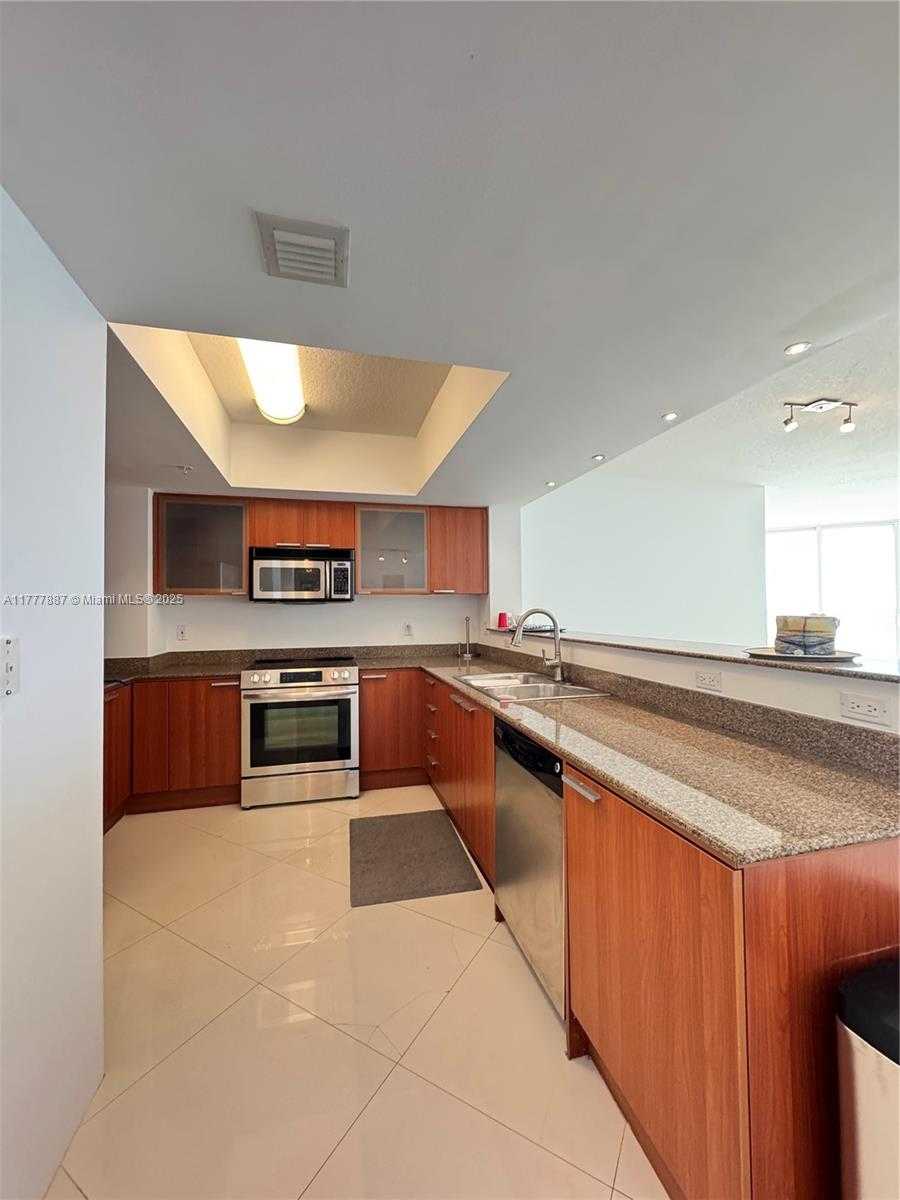 Small Image of 16699 COLLINS AVE #1610, Sunny Isles Beach Number 4