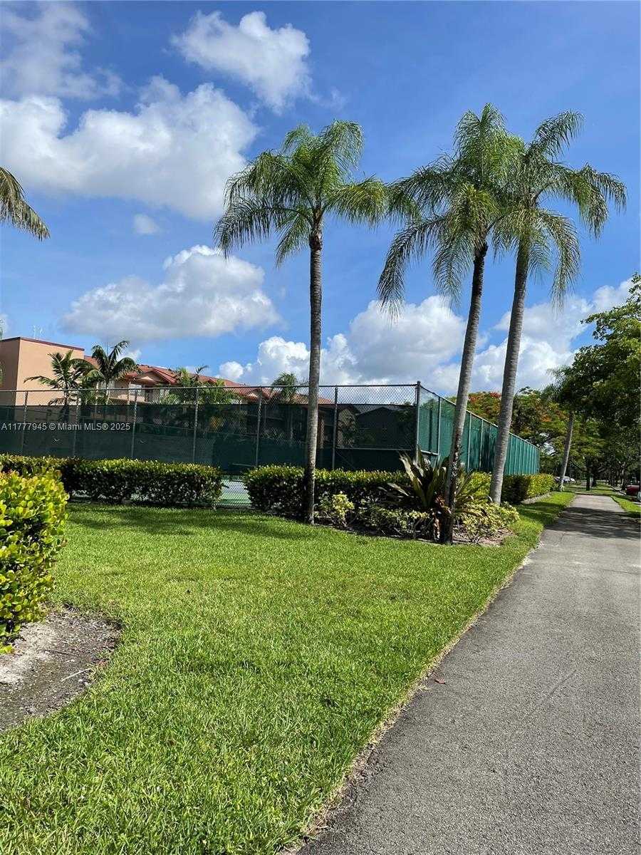 Small Image of 13250 SOUTH WEST 4TH CT #405G, Pembroke Pines Number 28