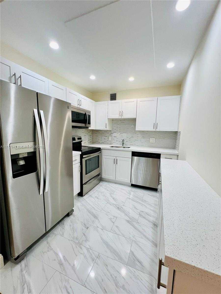 Small Image of 13250 SOUTH WEST 4TH CT #405G, Pembroke Pines Number 3