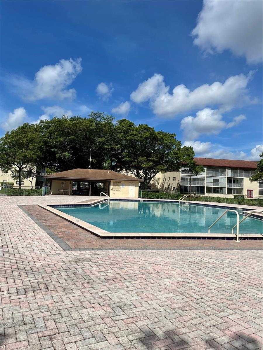 Small Image of 13250 SOUTH WEST 4TH CT #405G, Pembroke Pines Number 31