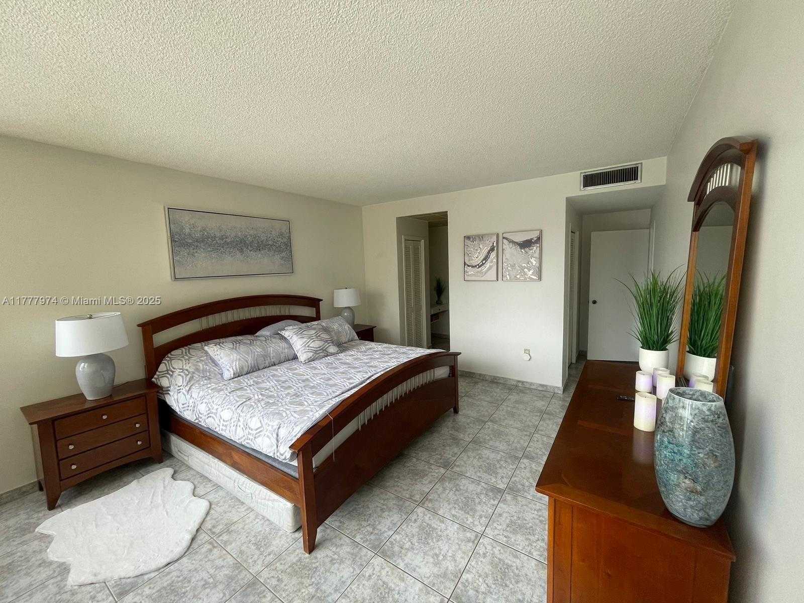 Small Image of 3505 SOUTH OCEAN DR #203, Hollywood Number 6