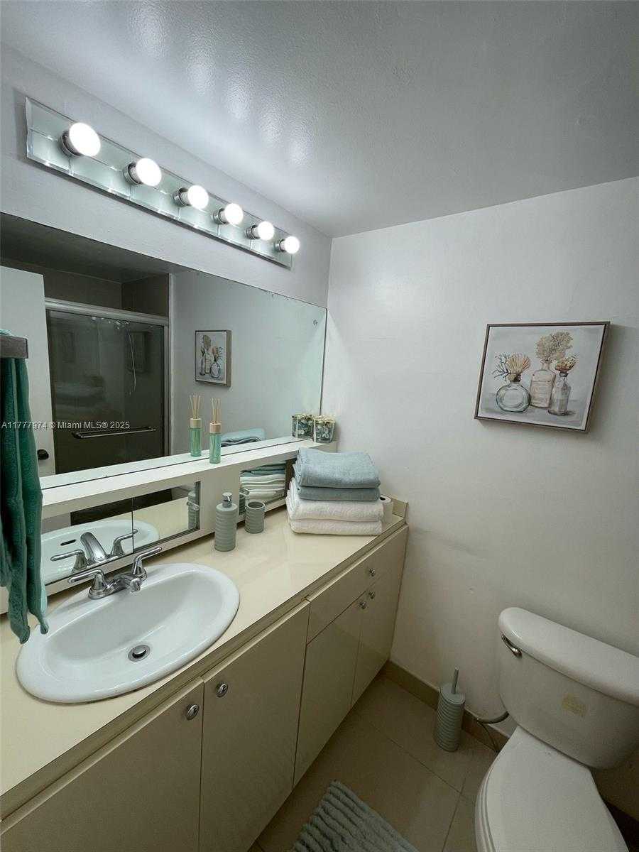 Small Image of 3505 SOUTH OCEAN DR #203, Hollywood Number 8