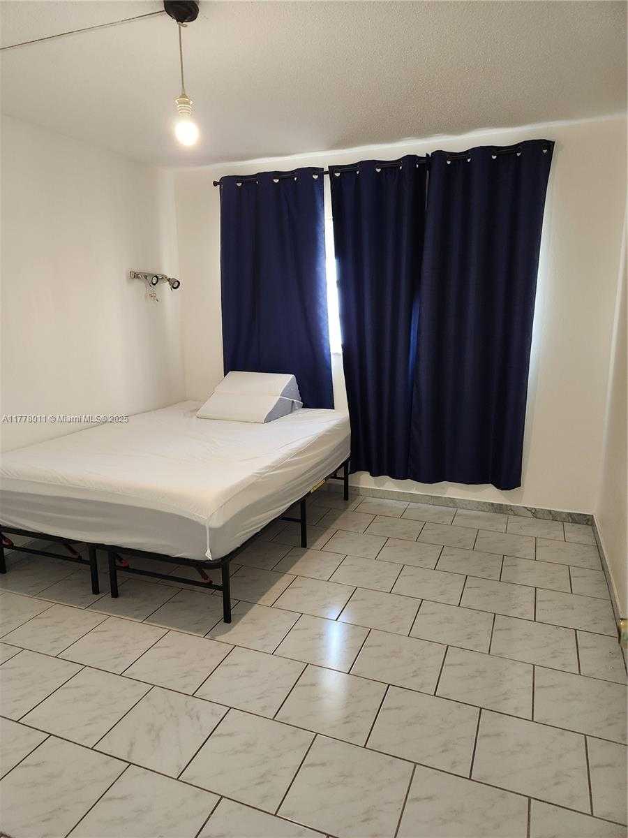 Small Image of 1750 NORTH EAST 191ST ST #626-4, Miami Number 11