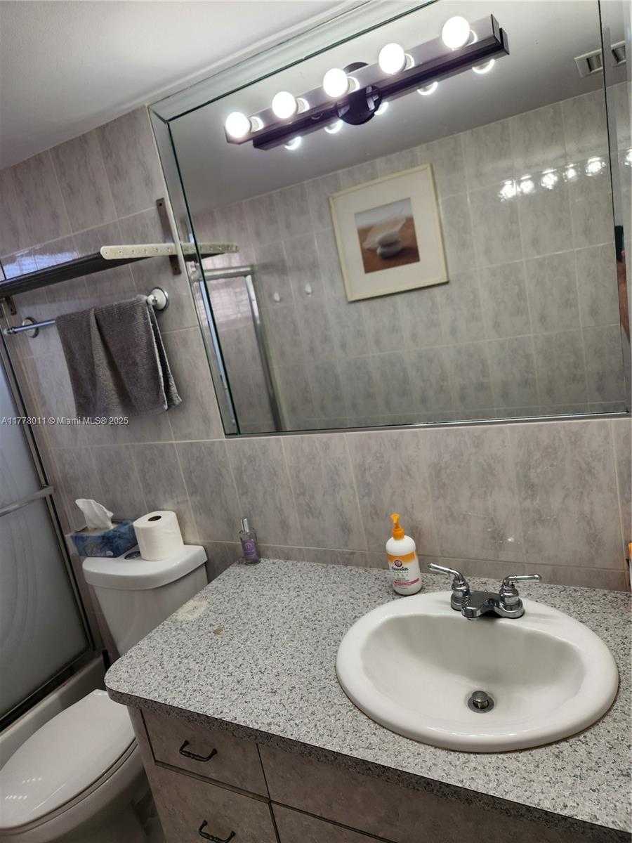 Small Image of 1750 NORTH EAST 191ST ST #626-4, Miami Number 13