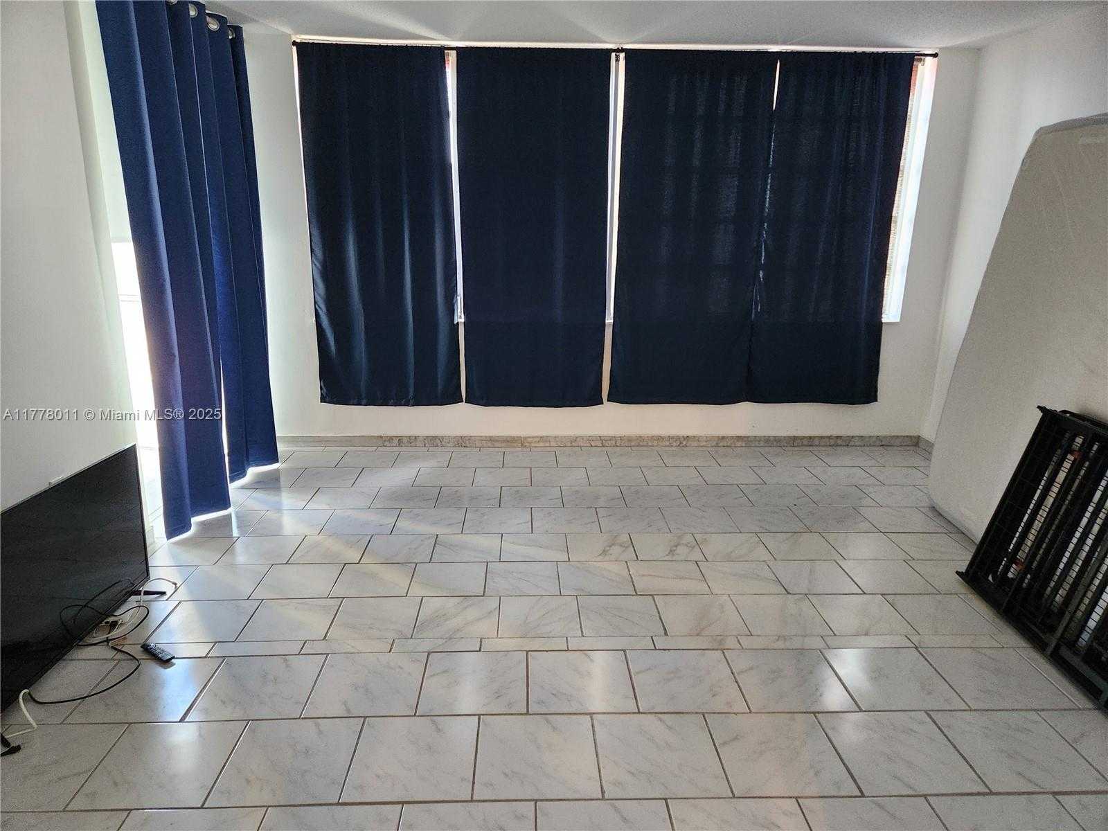 Small Image of 1750 NORTH EAST 191ST ST #626-4, Miami Number 18