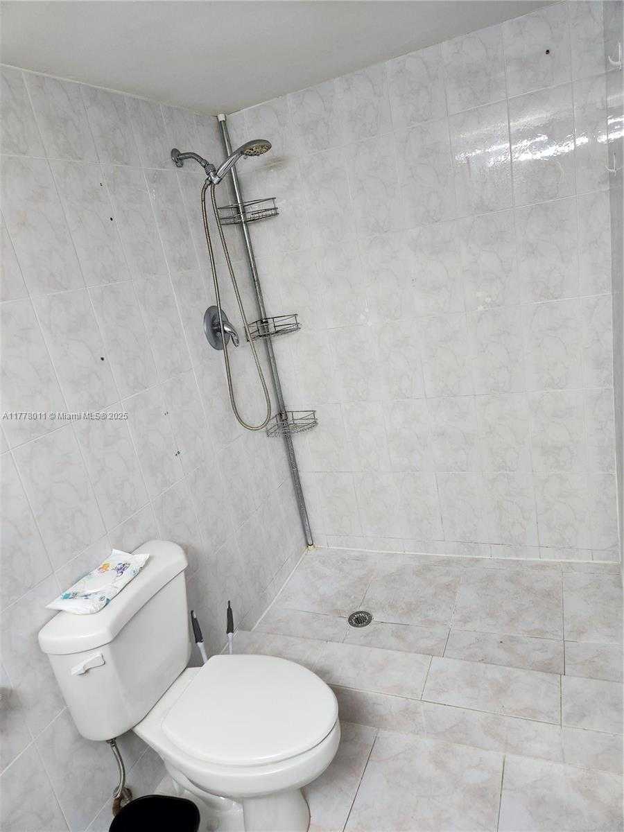 Small Image of 1750 NORTH EAST 191ST ST #626-4, Miami Number 20