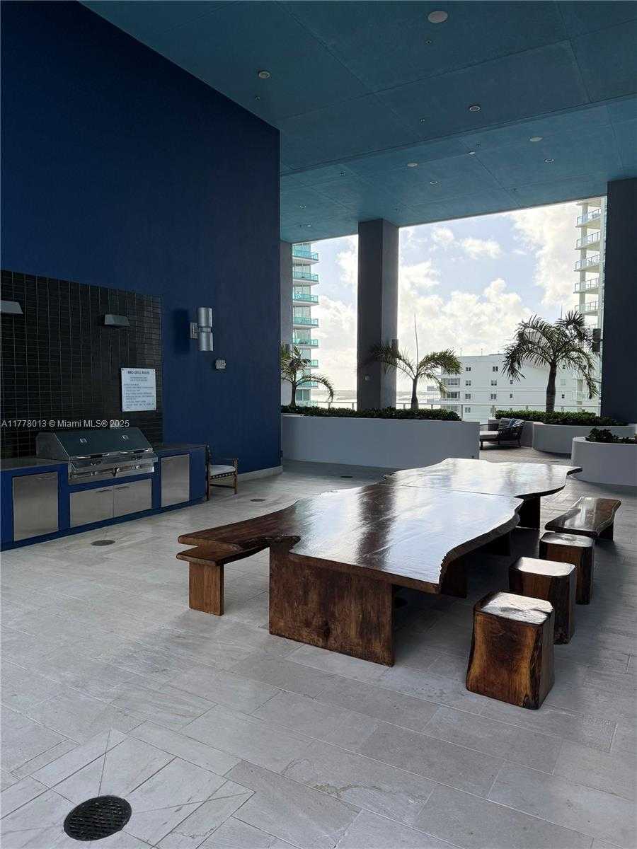 Small Image of 1300 BRICKELL BAY DR #2710, Miami Number 12