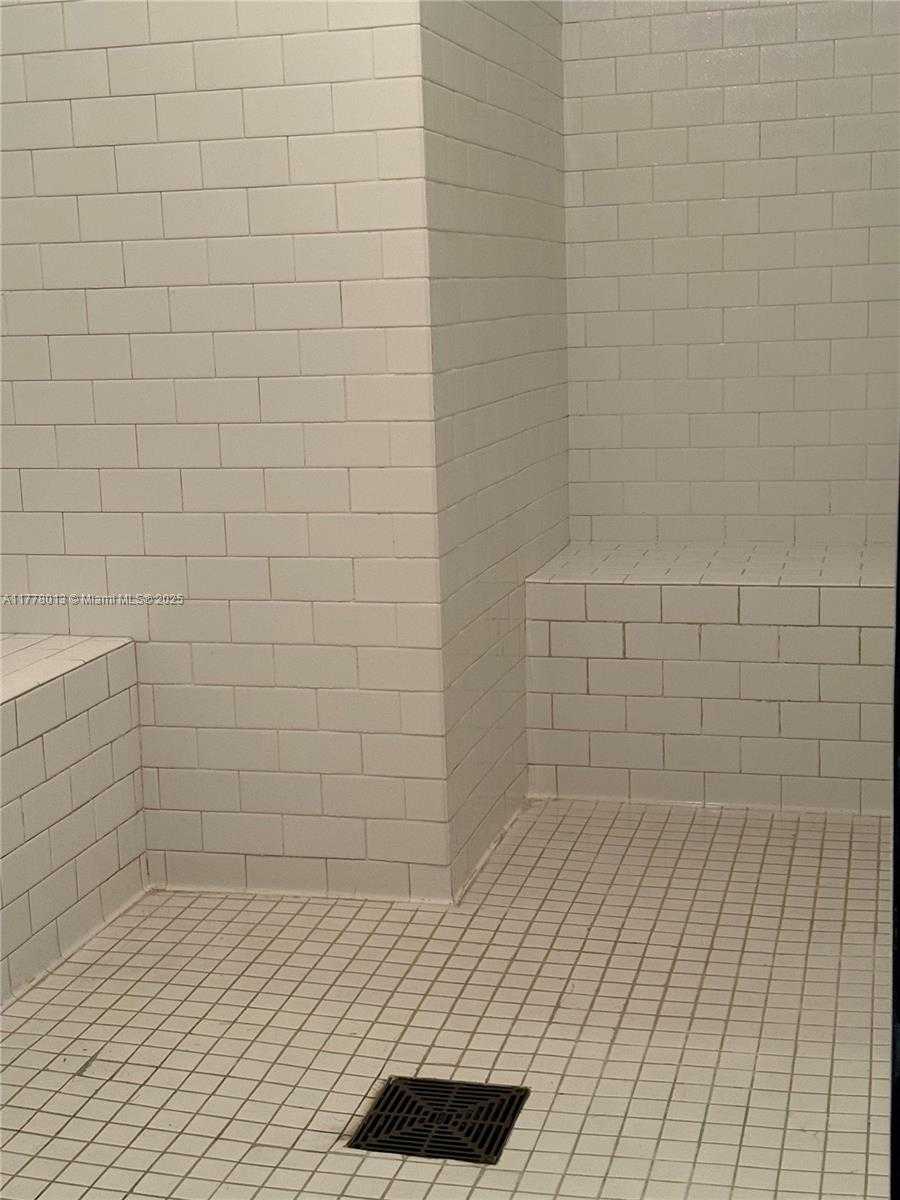 Small Image of 1300 BRICKELL BAY DR #2710, Miami Number 22