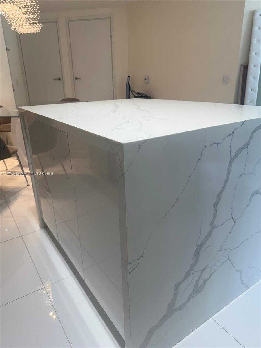 Small Image of 1300 BRICKELL BAY DR #2710, Miami Number 8