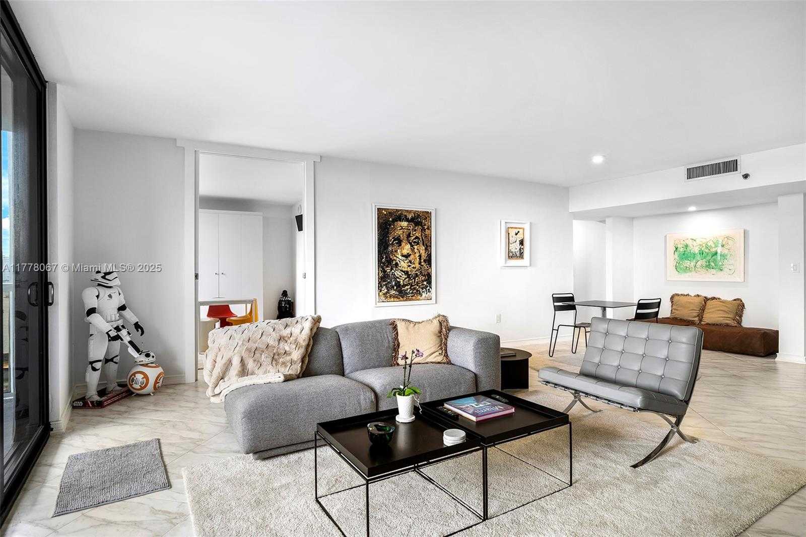 Small Image of 9 ISLAND AVE #710, Miami Beach Number 2