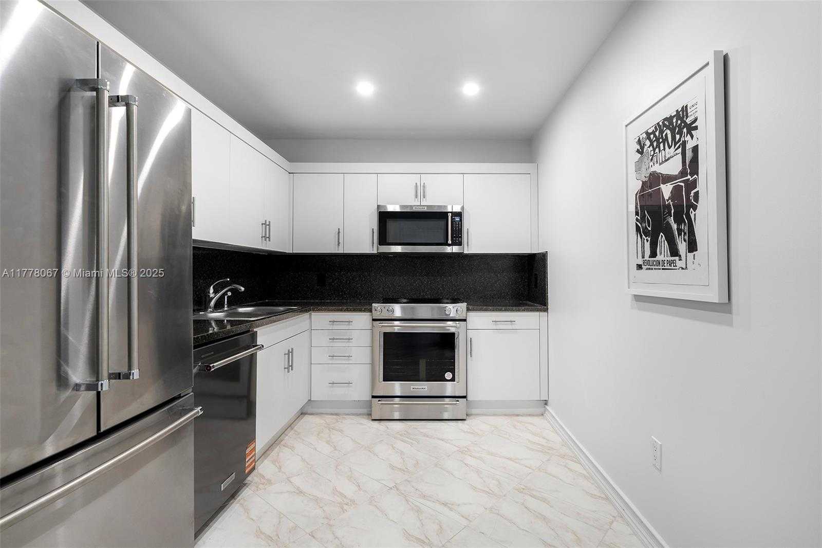 Small Image of 9 ISLAND AVE #710, Miami Beach Number 3
