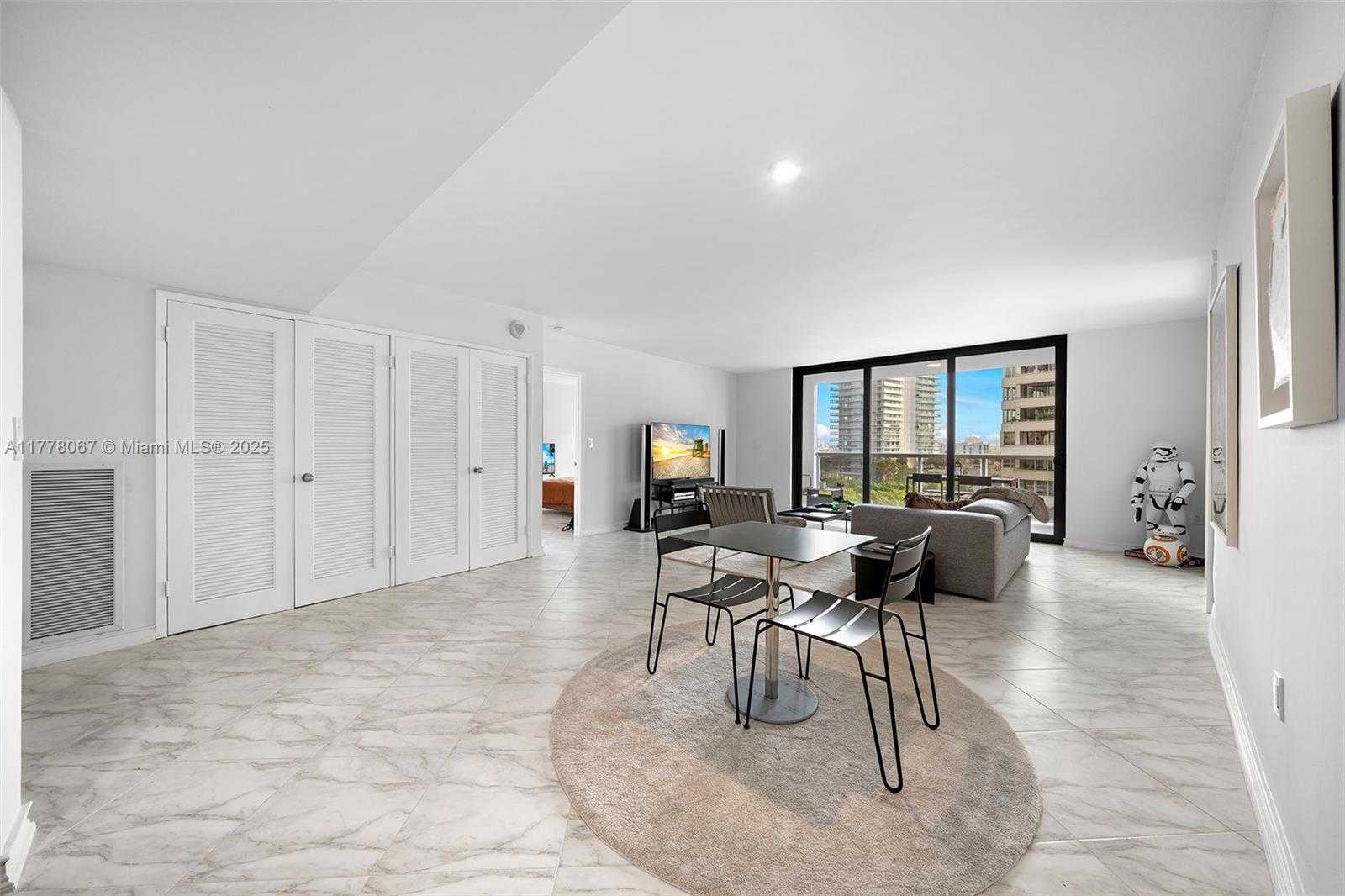 Small Image of 9 ISLAND AVE #710, Miami Beach Number 4