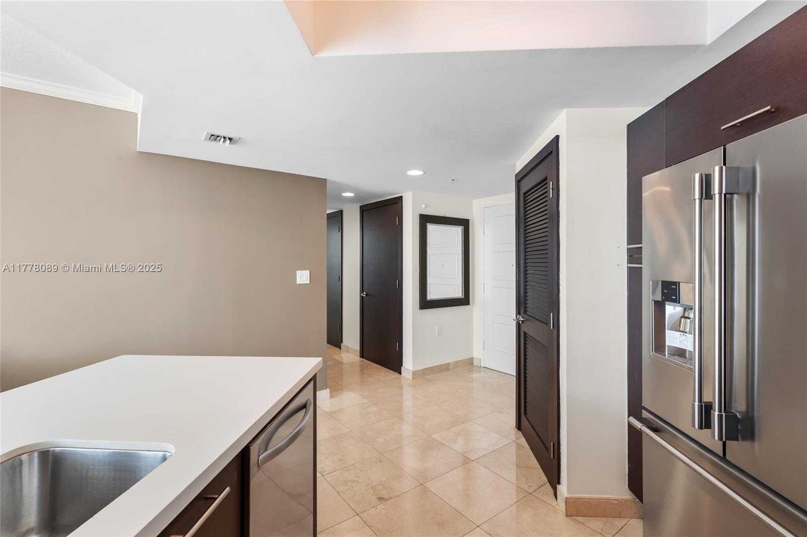 Small Image of 150 Sunny Isles Blvd, Sunny Isles Beach, FL 33160, USA Number 10