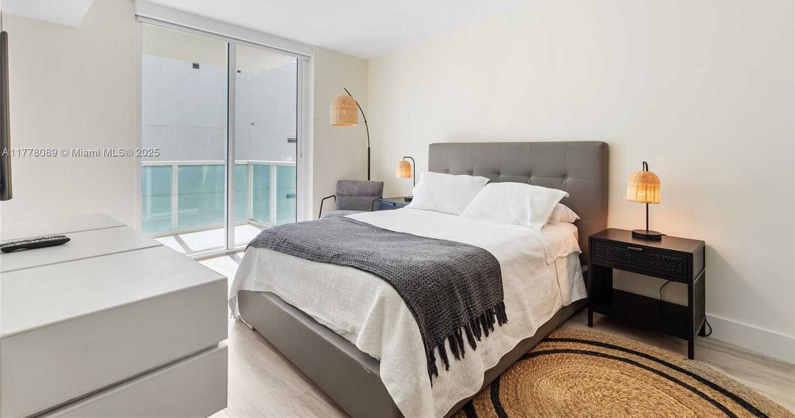 Small Image of 150 Sunny Isles Blvd, Sunny Isles Beach, FL 33160, USA Number 17