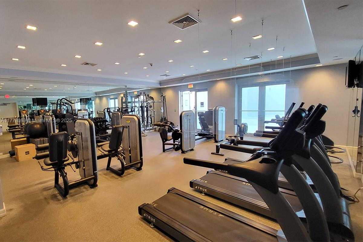 Small Image of 150 Sunny Isles Blvd, Sunny Isles Beach, FL 33160, USA Number 25