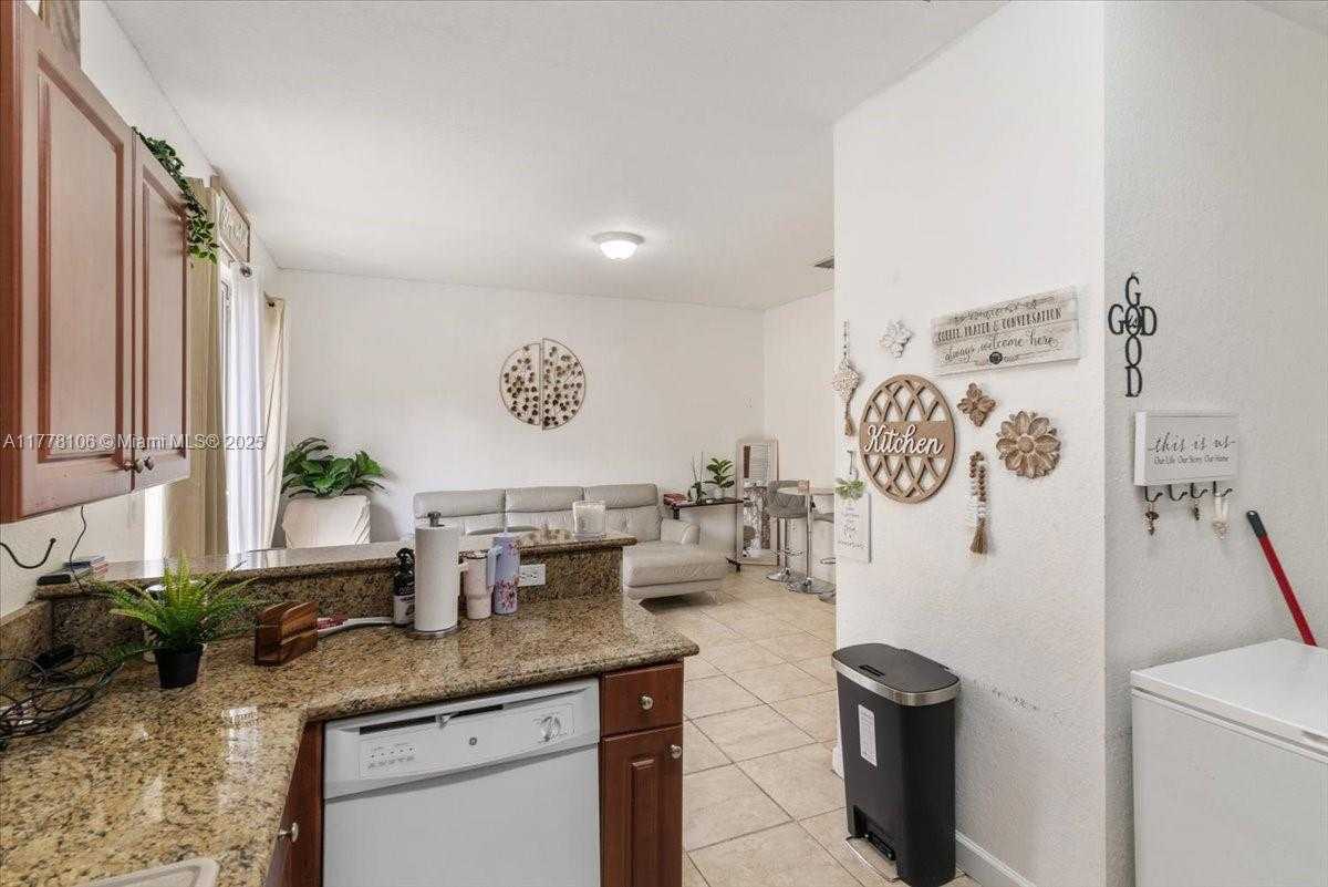 Small Image of 12958 SOUTH WEST 135TH ST #12958, Miami Number 8