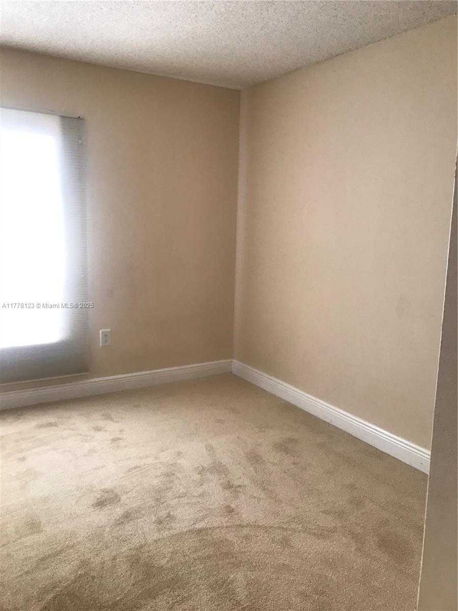 Small Image of 5112 NORTH WEST 79 AVE #201, Doral Number 11