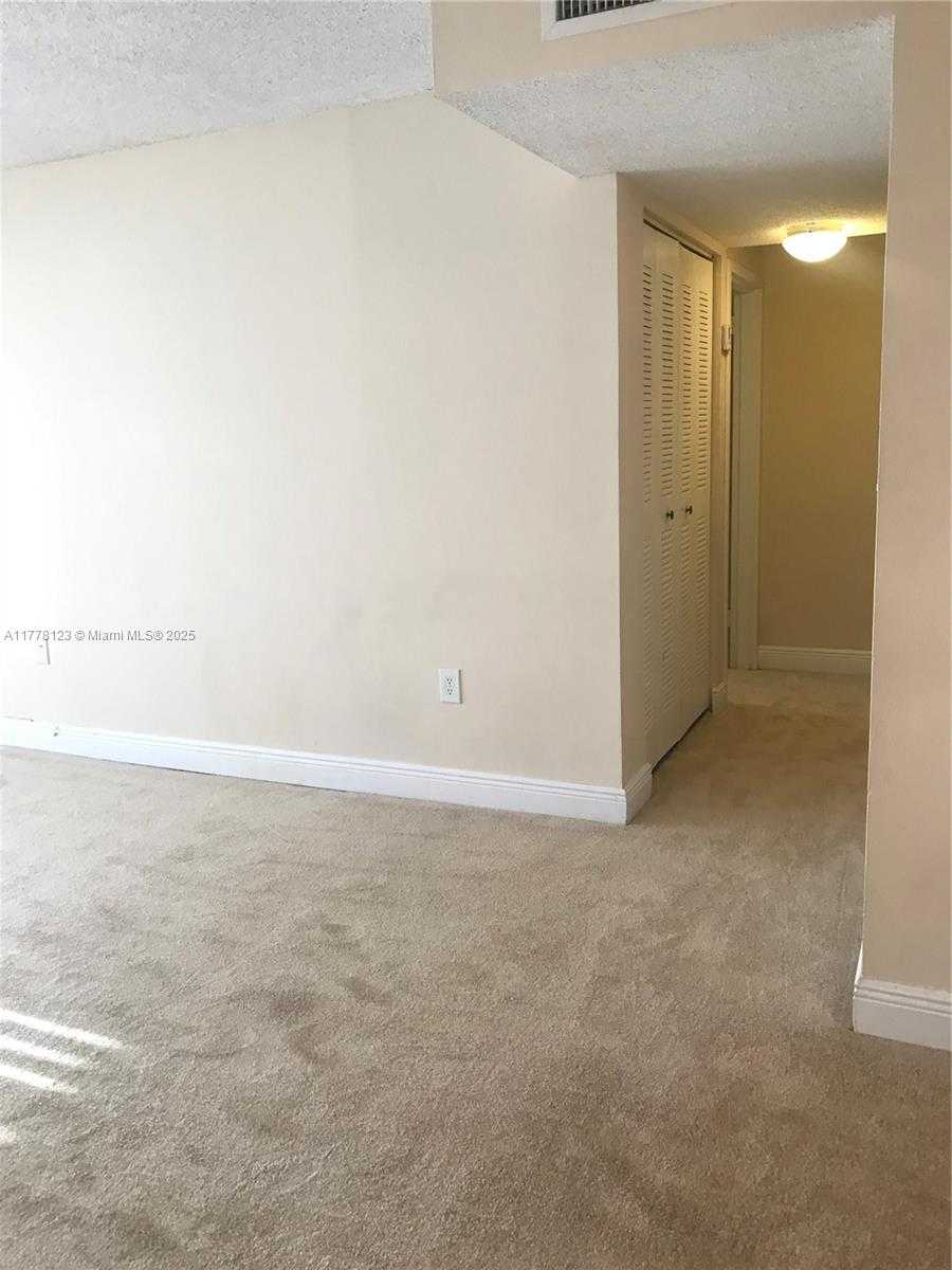 Small Image of 5112 NORTH WEST 79 AVE #201, Doral Number 13