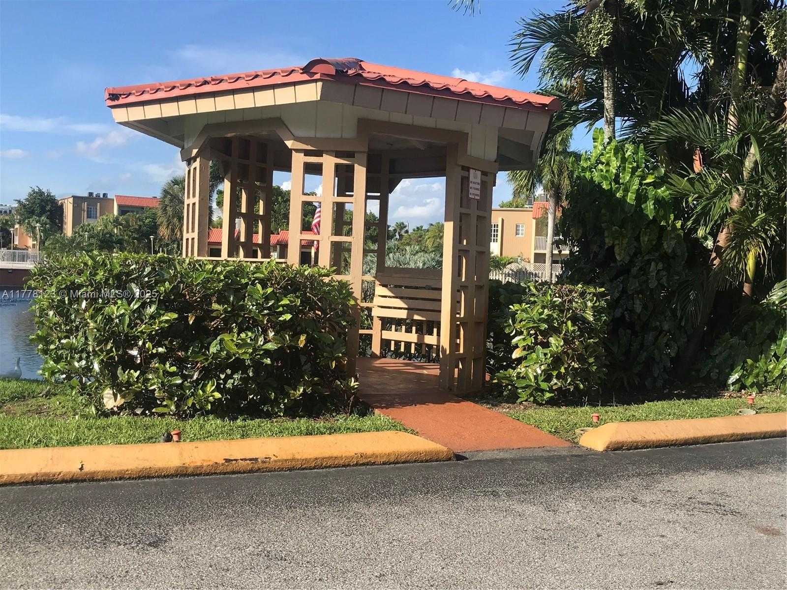 Small Image of 5112 NORTH WEST 79 AVE #201, Doral Number 4