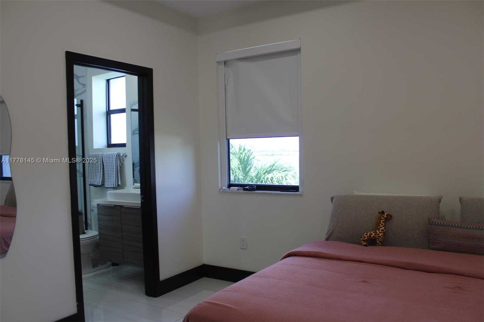 Small Image of 15481 NORTH WEST 91ST CT, Miami Lakes Number 39
