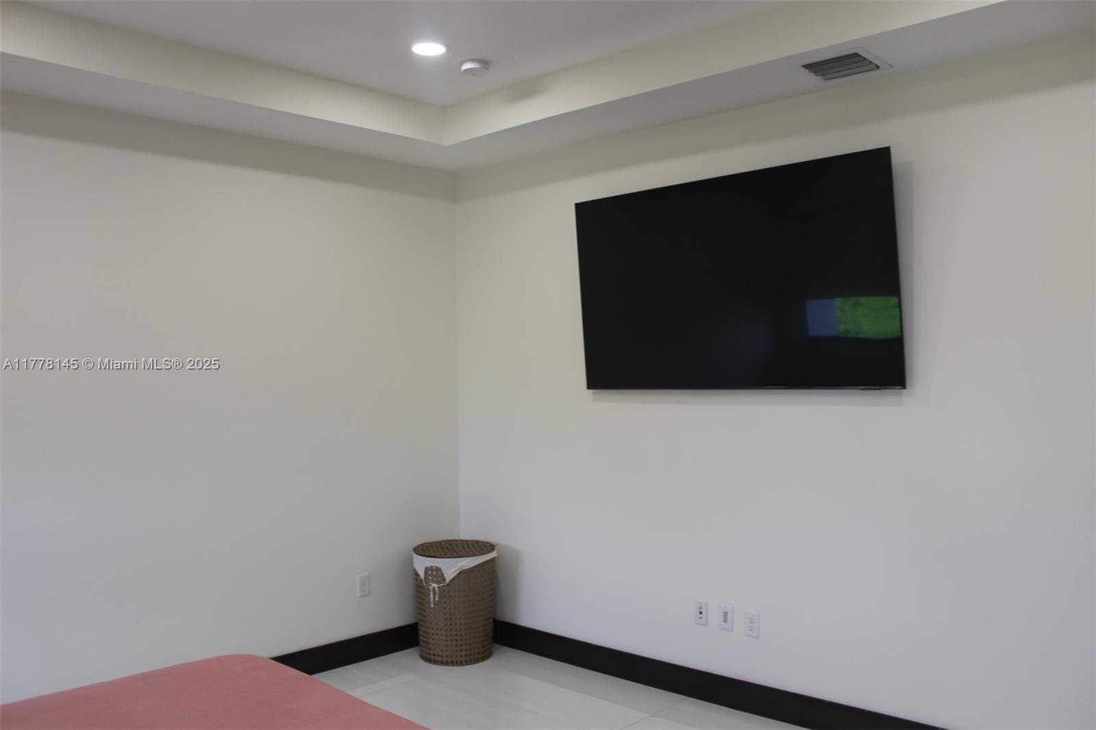 Small Image of 15481 NORTH WEST 91ST CT, Miami Lakes Number 40