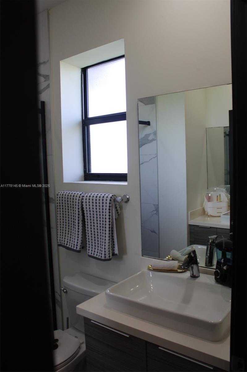 Small Image of 15481 NORTH WEST 91ST CT, Miami Lakes Number 45