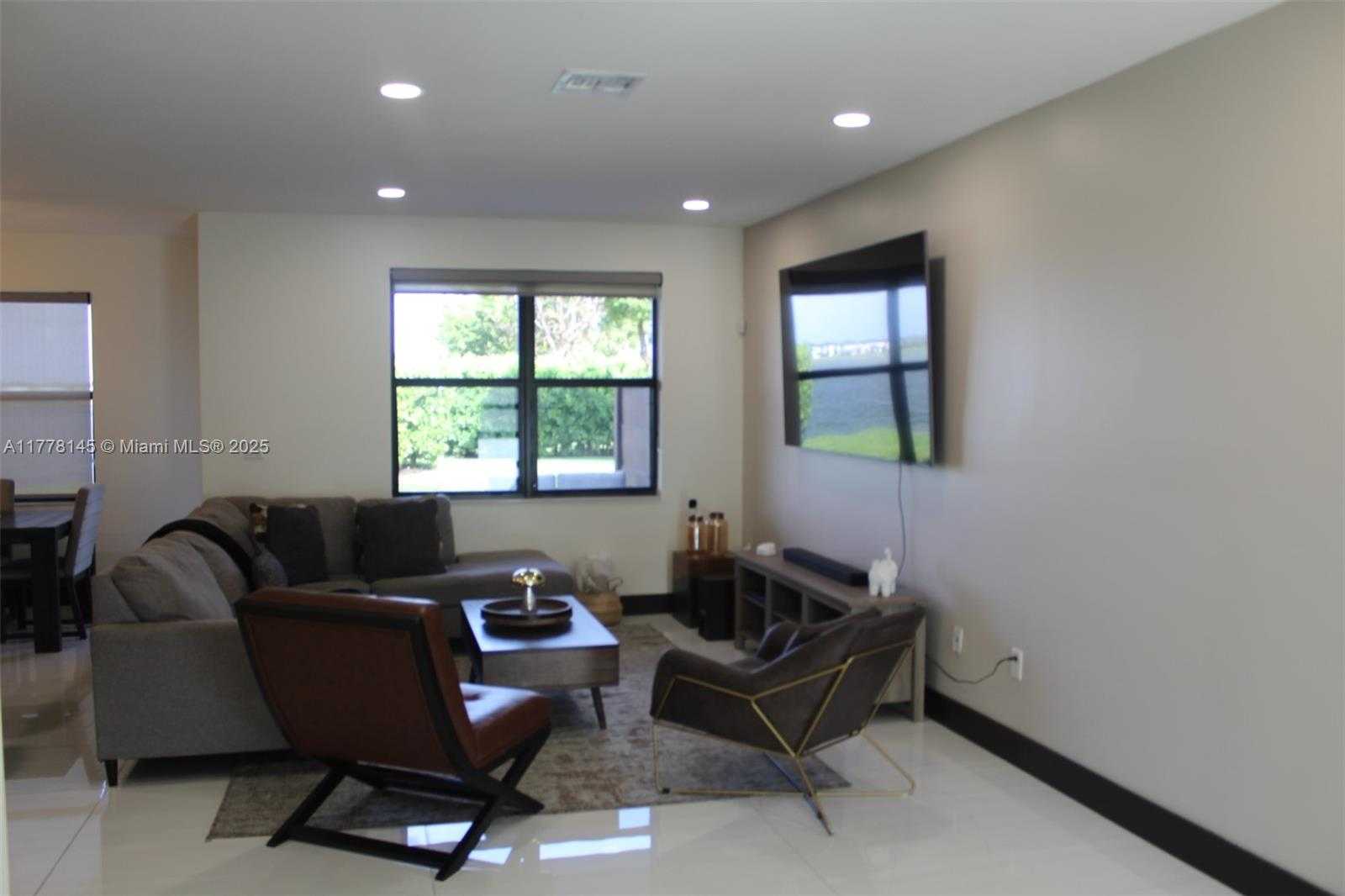 Small Image of 15481 NORTH WEST 91ST CT, Miami Lakes Number 5