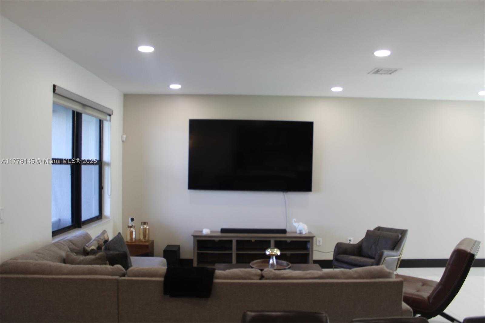 Small Image of 15481 NORTH WEST 91ST CT, Miami Lakes Number 6
