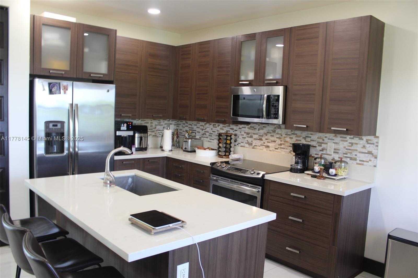 Small Image of 15481 NORTH WEST 91ST CT, Miami Lakes Number 7