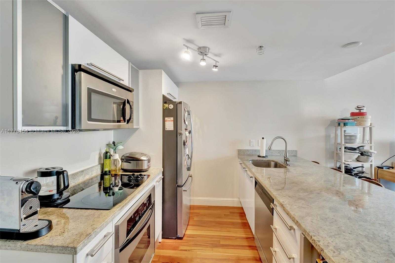 Small Image of 185 SOUTH WEST 7TH ST #1708, Miami Number 4