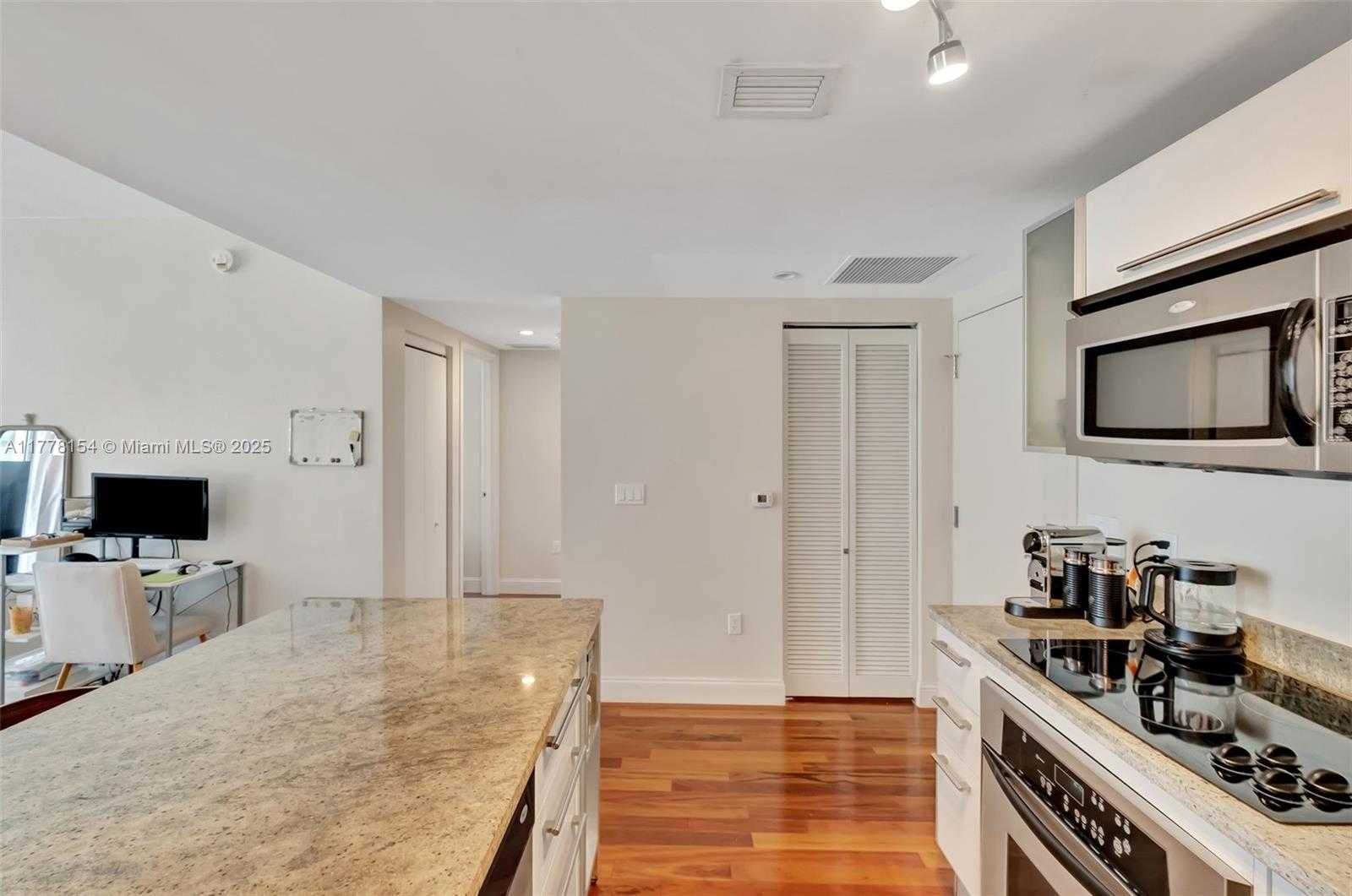 Small Image of 185 SOUTH WEST 7TH ST #1708, Miami Number 5