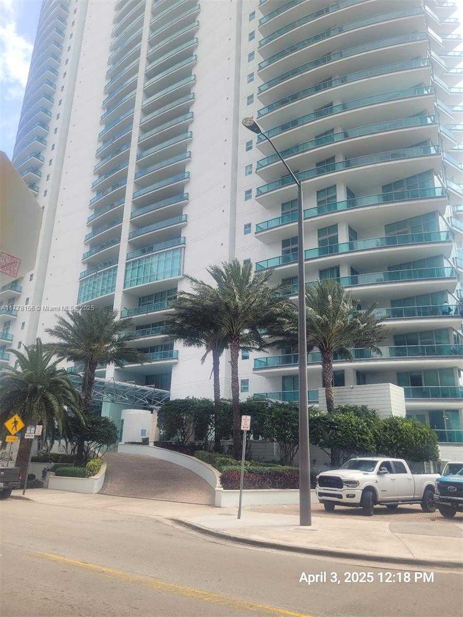 Small Image of 1331 BRICKELL BAY DR #2702, Miami Number 4