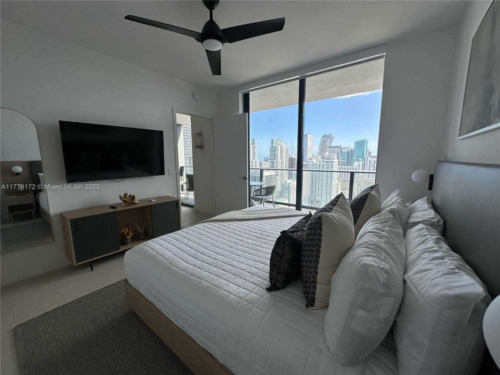 Small Image of 159 NORTH EAST 6ST STREET #3707, Miami Number 4